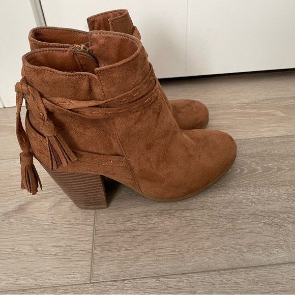 Suede booties - Picture 2 of 3